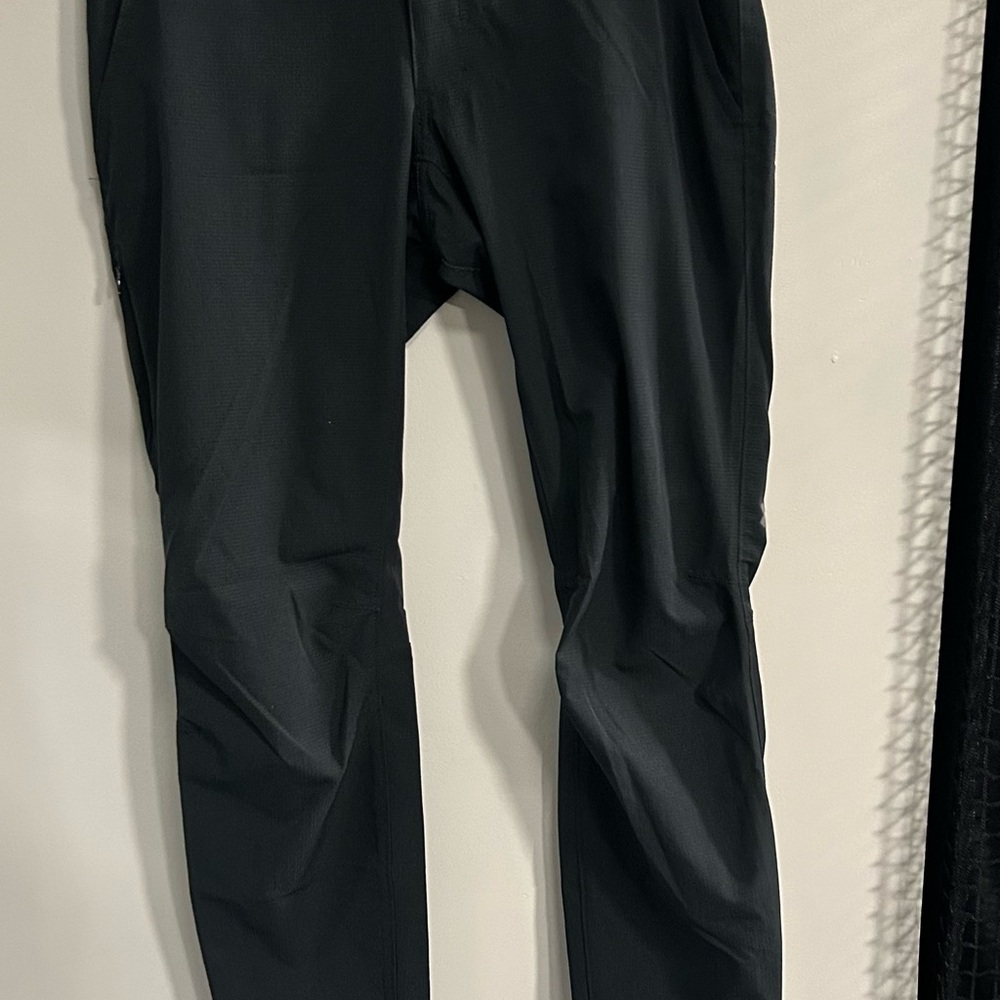 Under Armour utility pant black